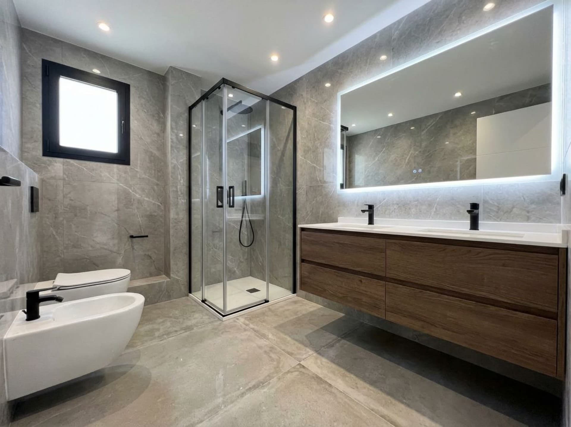 Bathroom updated with an AI-generated visual proposal